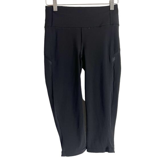 Lululemon Black Capri Cropped Mesh Inset Athletic Yoga Leggings Size 4 - Picture 1 of 8